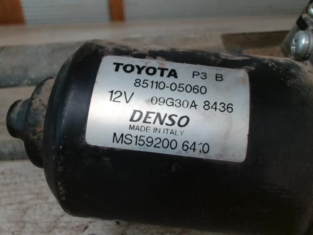 bontott TOYOTA AVENSIS T25 Első Ablaktörlő Szerkezet Motorral