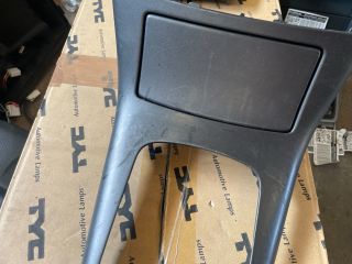 bontott TOYOTA AVENSIS T25 Első Hamutartó