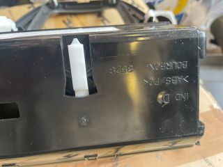 bontott TOYOTA AVENSIS T25 Első Hamutartó