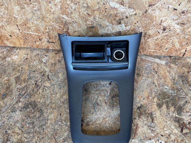 bontott TOYOTA AVENSIS T25 Első Hamutartó