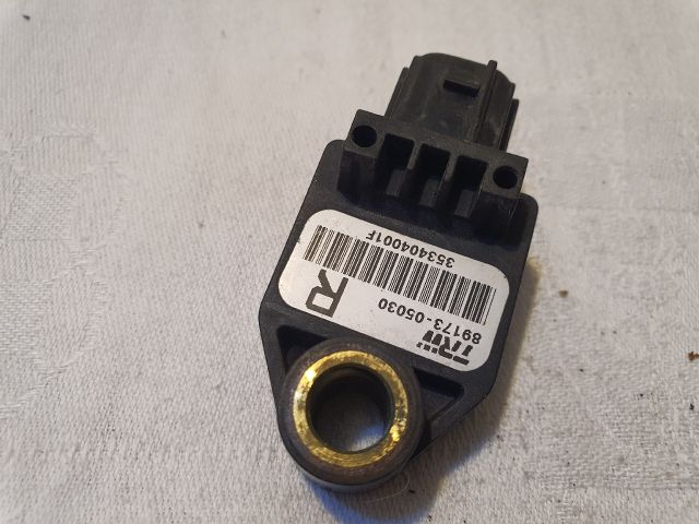 bontott TOYOTA AVENSIS T25 Első Középső Ütközés Érzékelő (Homlokfalon)