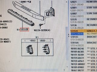 bontott TOYOTA AVENSIS T25 Első Lökhárító Alsó Középső Díszrács