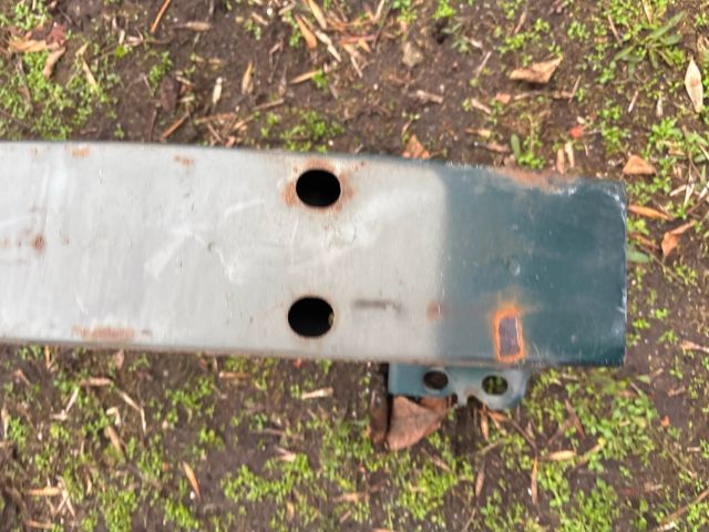 bontott TOYOTA AVENSIS T25 Első Lökhárító Merevítő (Fém)