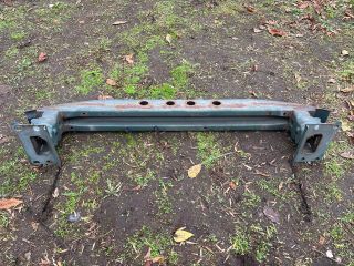 bontott TOYOTA AVENSIS T25 Első Lökhárító Merevítő (Fém)