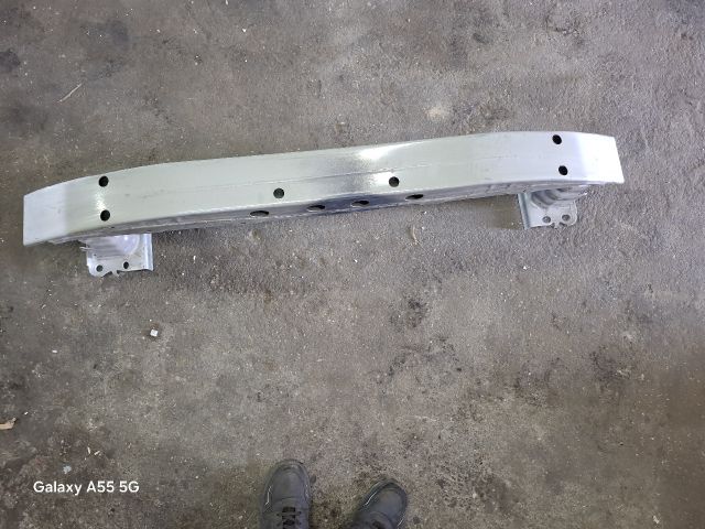 bontott TOYOTA AVENSIS T25 Első Lökhárító Merevítő (Fém)