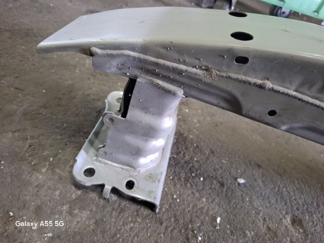 bontott TOYOTA AVENSIS T25 Első Lökhárító Merevítő (Fém)