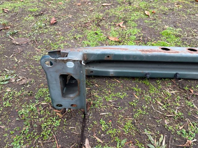 bontott TOYOTA AVENSIS T25 Első Lökhárító Merevítő (Fém)