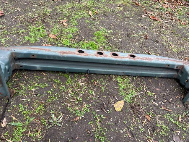 bontott TOYOTA AVENSIS T25 Első Lökhárító Merevítő (Fém)