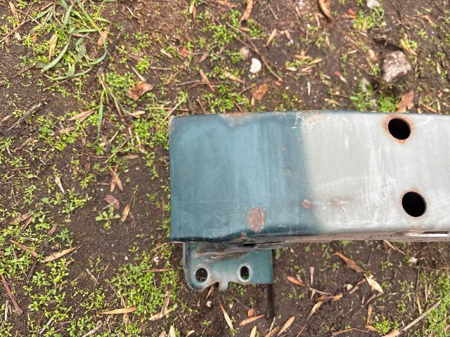 bontott TOYOTA AVENSIS T25 Első Lökhárító Merevítő (Fém)