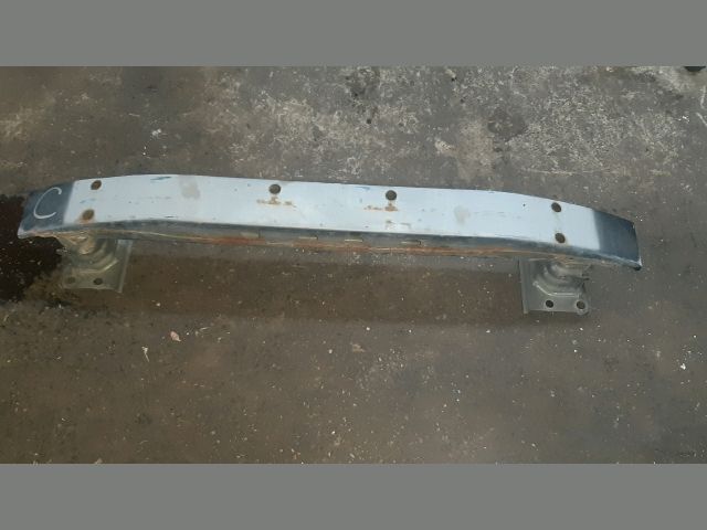 bontott TOYOTA AVENSIS T25 Első Lökhárító Merevítő (Fém)