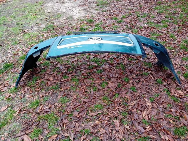 bontott TOYOTA AVENSIS T25 Első Lökhárító (Részeivel)