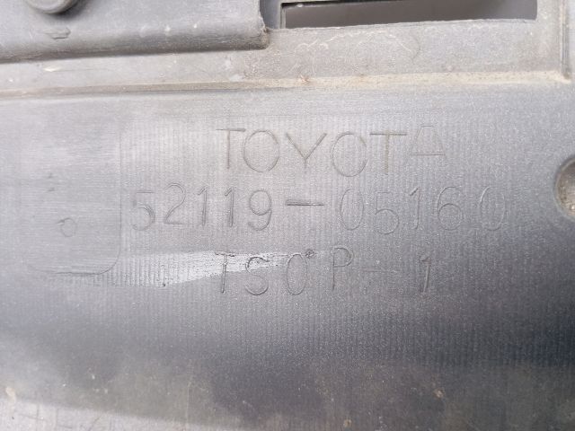 bontott TOYOTA AVENSIS T25 Első Lökhárító (Részeivel)