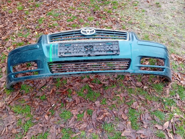 bontott TOYOTA AVENSIS T25 Első Lökhárító (Részeivel)