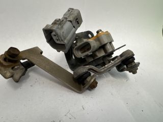 bontott TOYOTA AVENSIS T25 Első Xenon Szintszabályzó Jeladó