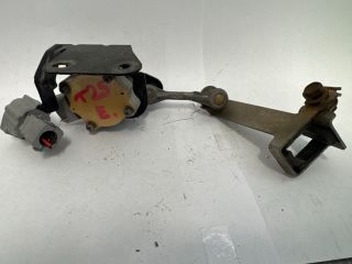 bontott TOYOTA AVENSIS T25 Első Xenon Szintszabályzó Jeladó