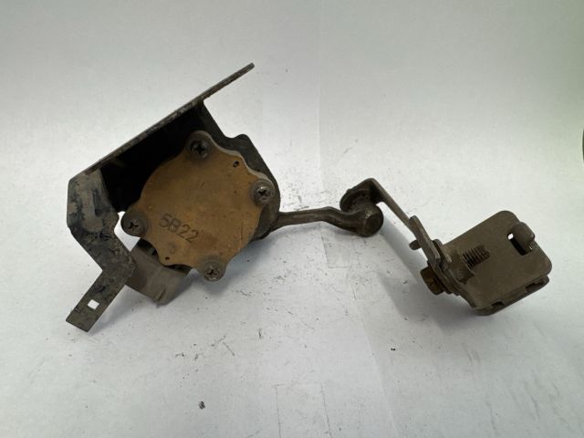 bontott TOYOTA AVENSIS T25 Első Xenon Szintszabályzó Jeladó