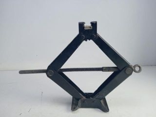 bontott TOYOTA AVENSIS T25 Emelő