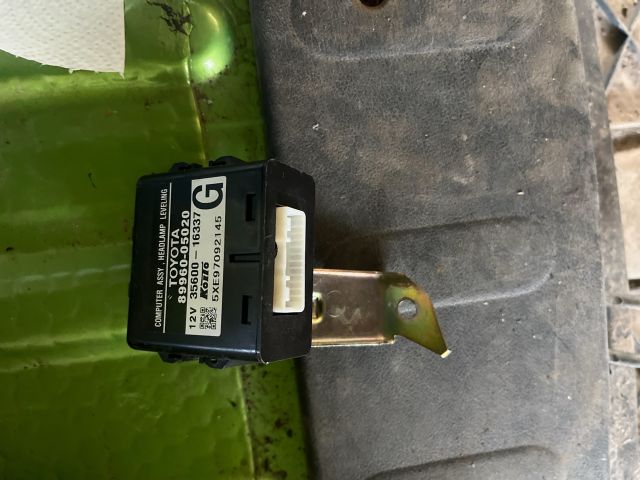 bontott TOYOTA AVENSIS T25 Fényszóró Elektronika