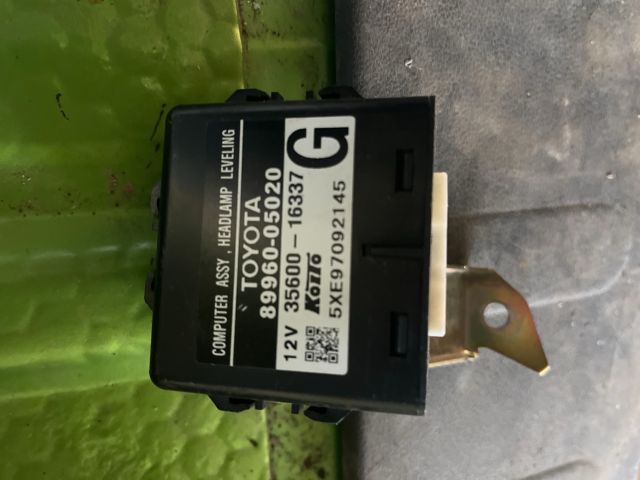 bontott TOYOTA AVENSIS T25 Fényszóró Elektronika