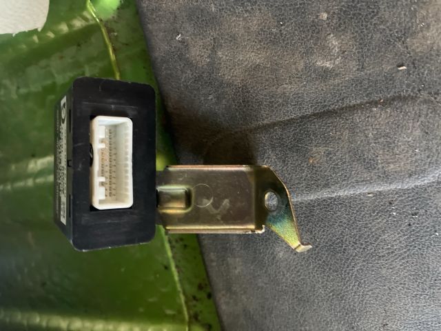 bontott TOYOTA AVENSIS T25 Fényszóró Elektronika