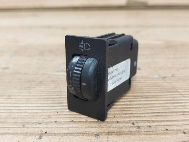 bontott TOYOTA AVENSIS T25 Fényszórómagasság Állító Kapcsoló