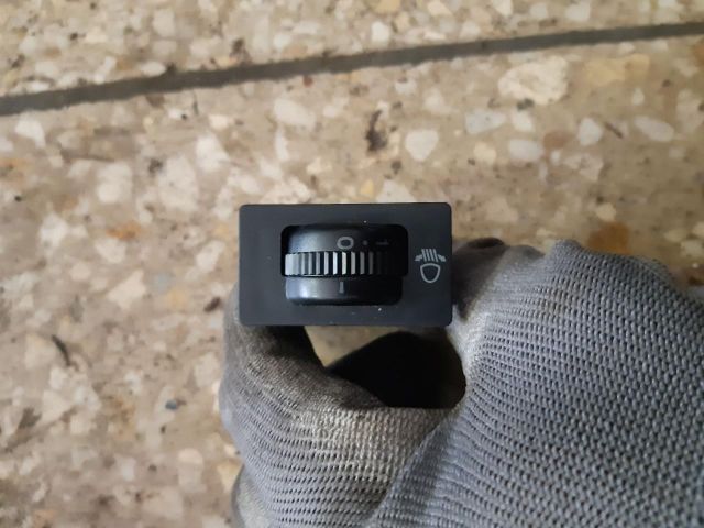 bontott TOYOTA AVENSIS T25 Fényszórómagasság Állító Kapcsoló