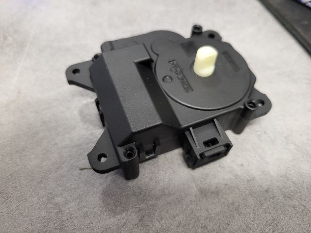 bontott TOYOTA AVENSIS T25 Fűtés Állító Motor