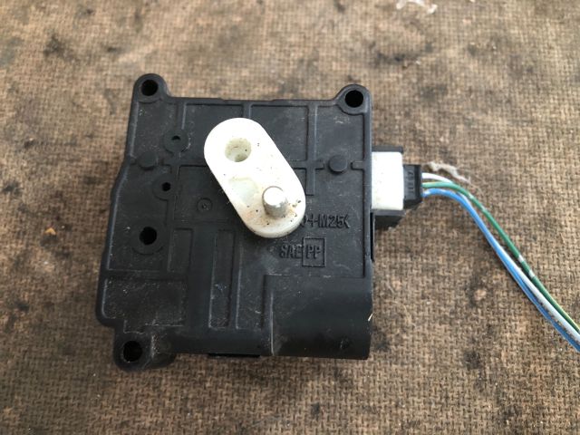 bontott TOYOTA AVENSIS T25 Fűtés Állító Motor