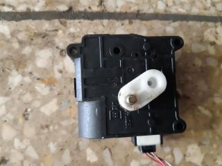 bontott TOYOTA AVENSIS T25 Fűtés Állító Motor