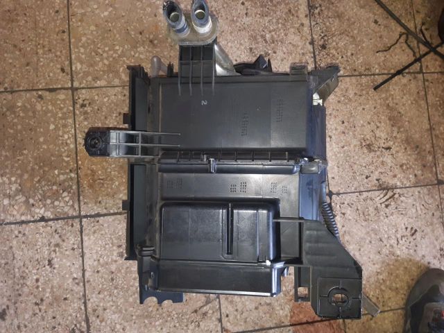 bontott TOYOTA AVENSIS T25 Fűtés Box