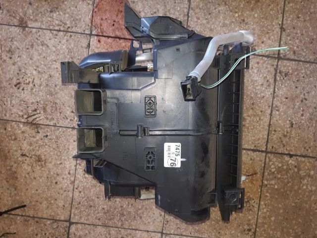 bontott TOYOTA AVENSIS T25 Fűtés Box