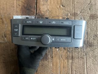 bontott TOYOTA AVENSIS T25 Fűtéskapcsoló (digit klímás)
