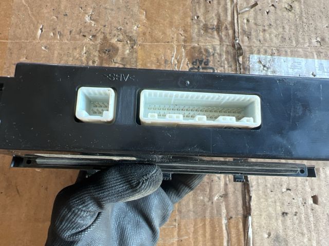 bontott TOYOTA AVENSIS T25 Fűtéskapcsoló (digit klímás)