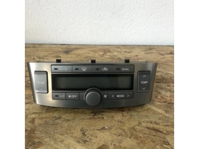 bontott TOYOTA AVENSIS T25 Fűtéskapcsoló (digit klímás)