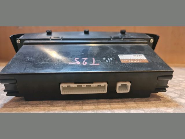 bontott TOYOTA AVENSIS T25 Fűtéskapcsoló (digit klímás)