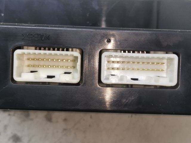 bontott TOYOTA AVENSIS T25 Fűtéskapcsoló (digit klímás)