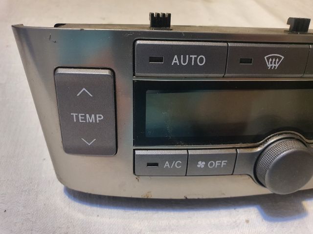 bontott TOYOTA AVENSIS T25 Fűtéskapcsoló (digit klímás)