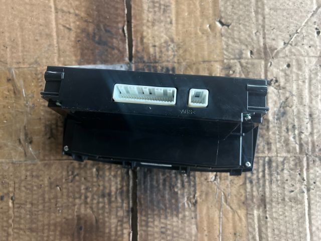 bontott TOYOTA AVENSIS T25 Fűtéskapcsoló (digit klímás)