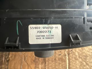 bontott TOYOTA AVENSIS T25 Fűtéskapcsoló (digit klímás)