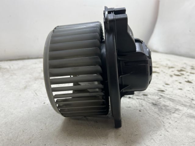 bontott TOYOTA AVENSIS T25 Fűtőmotor (Klímás)