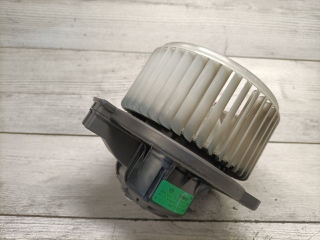 bontott TOYOTA AVENSIS T25 Fűtőmotor (Klímás)