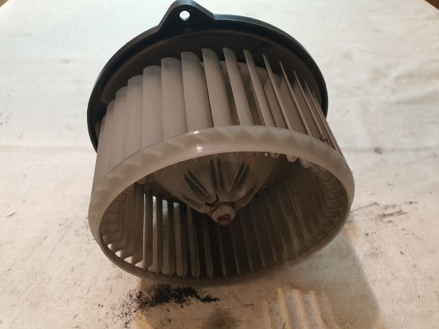 bontott TOYOTA AVENSIS T25 Fűtőmotor (Klímás)