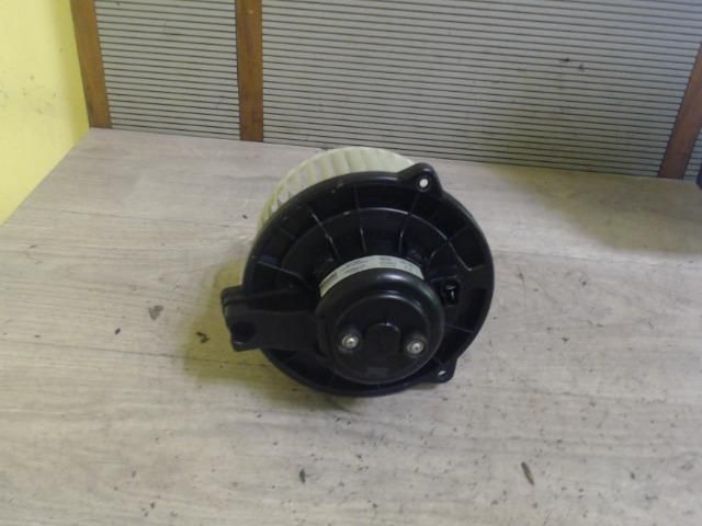 bontott TOYOTA AVENSIS T25 Fűtőmotor (Nem klímás)