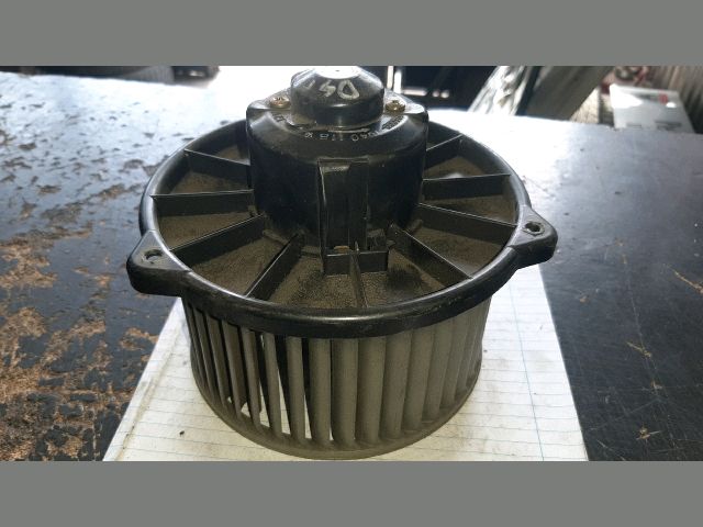 bontott TOYOTA AVENSIS T25 Fűtőmotor (Nem klímás)