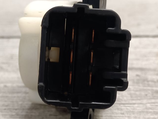 bontott TOYOTA AVENSIS T25 Gyújtáskapcsoló Elektronika