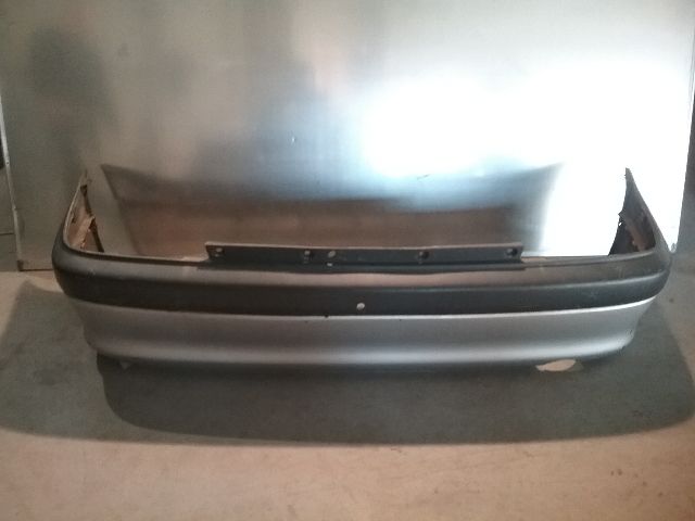 bontott TOYOTA AVENSIS T25 Hátsó Lökhárító (Üresen)