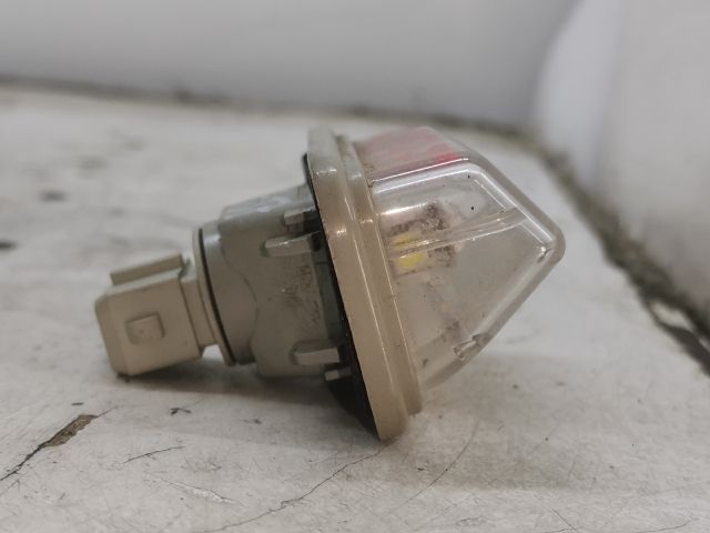 bontott TOYOTA AVENSIS T25 Hátsó Rendszámtábla Világítás