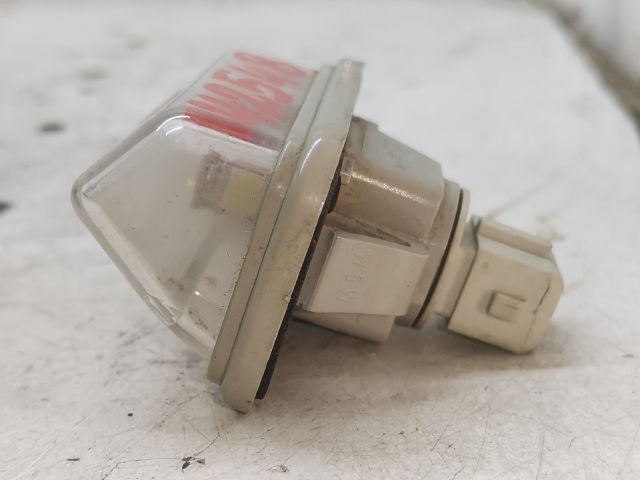 bontott TOYOTA AVENSIS T25 Hátsó Rendszámtábla Világítás