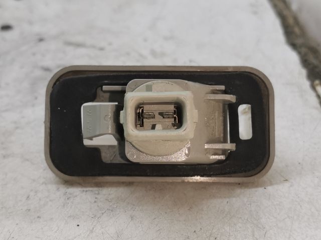 bontott TOYOTA AVENSIS T25 Hátsó Rendszámtábla Világítás