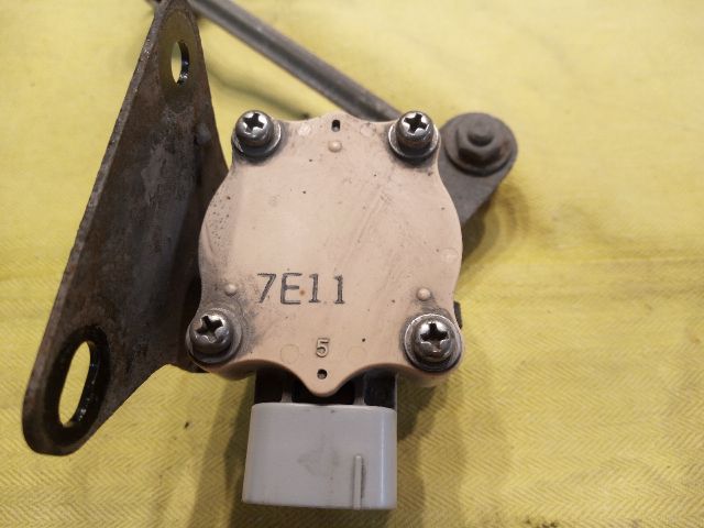 bontott TOYOTA AVENSIS T25 Hátsó Xenon Szintszabályzó Jeladó